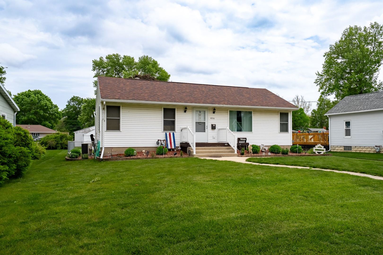 820 S Locust Street, Pontiac, IL 61764