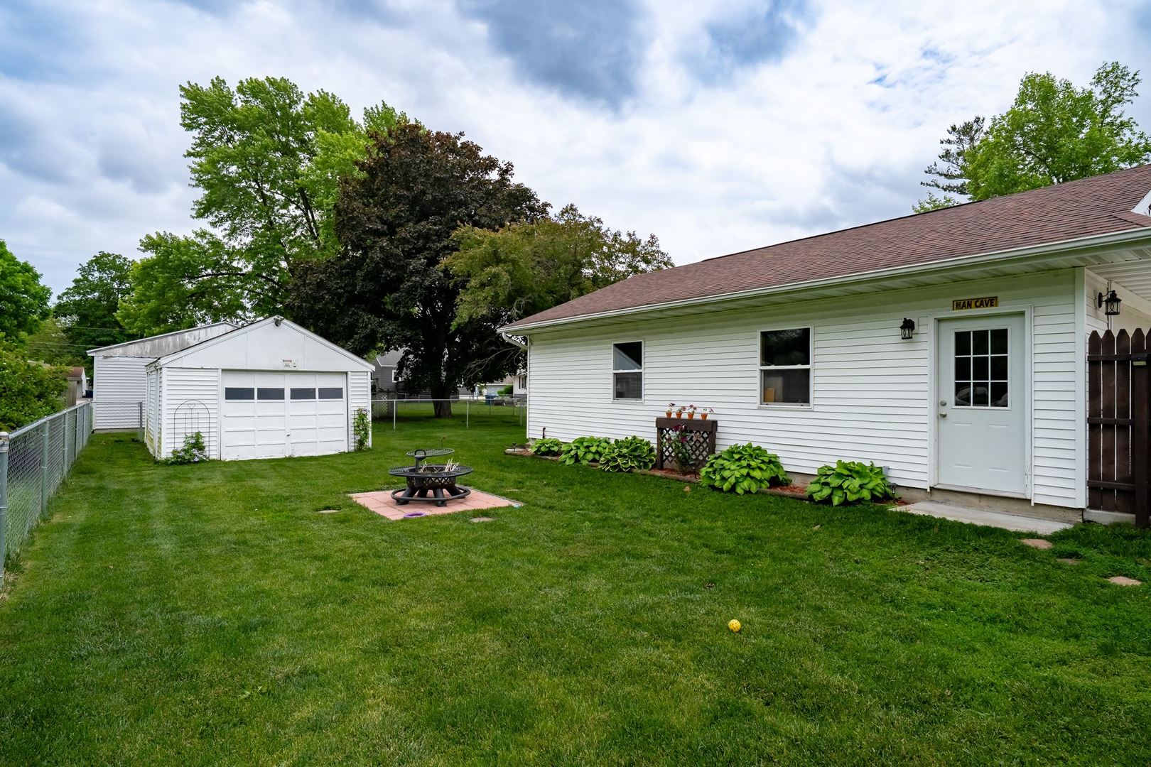 820 S Locust Street, Pontiac, IL 61764