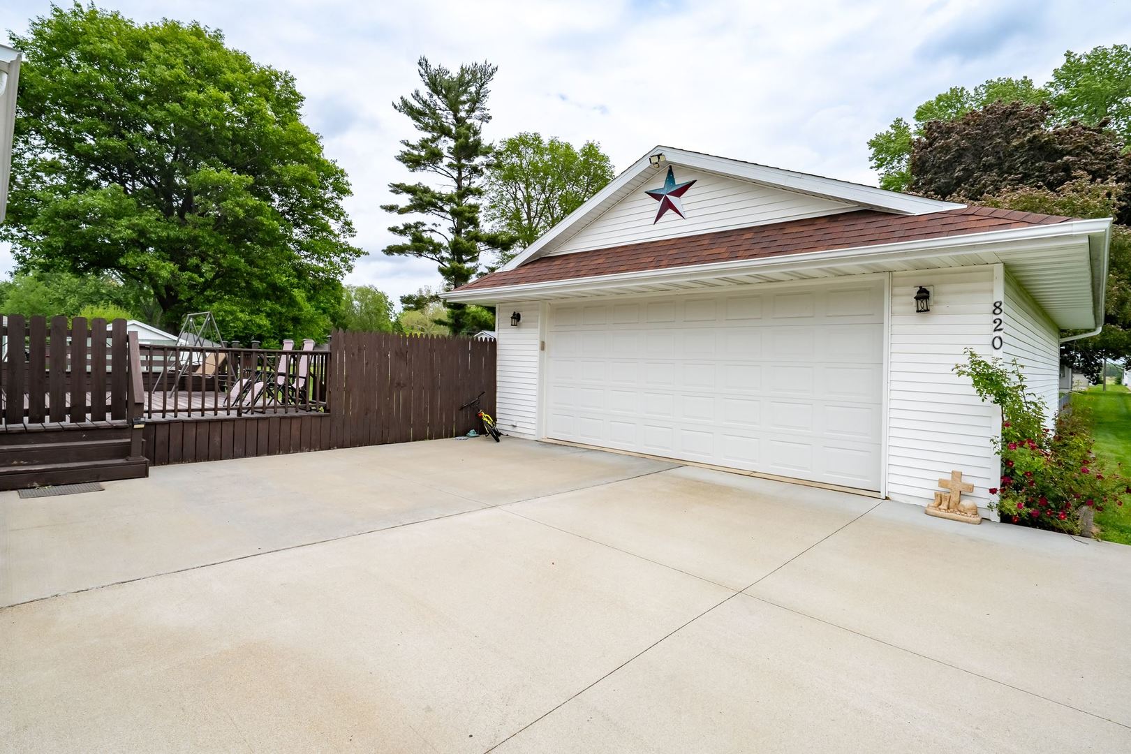 820 S Locust Street, Pontiac, IL 61764