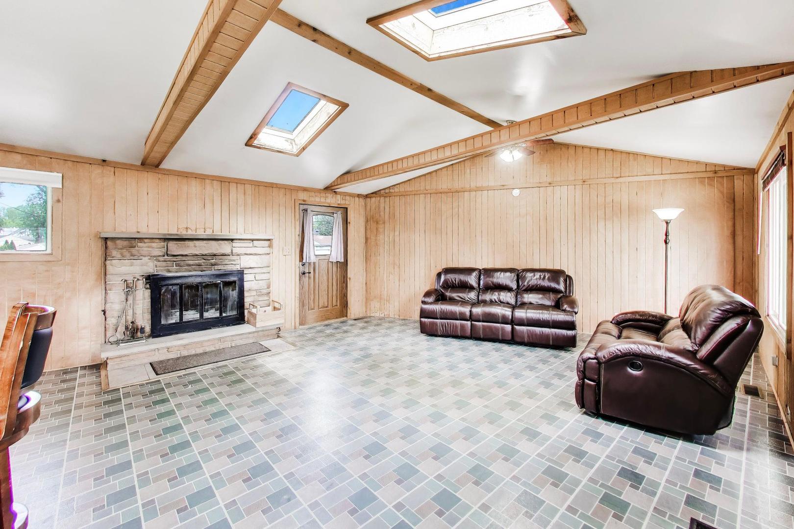 264 E Armitage Avenue, Northlake, IL 60164