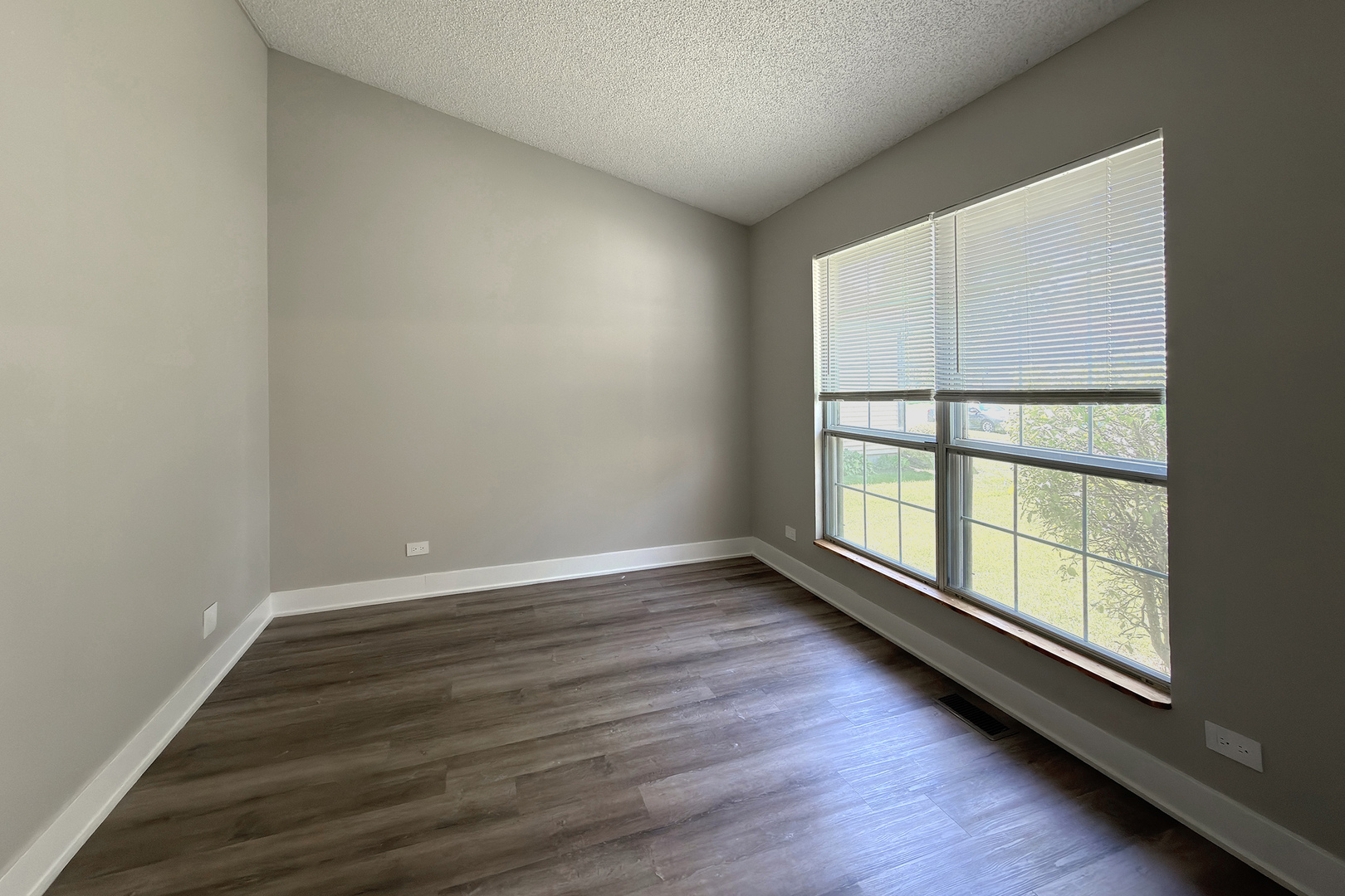 505 Tebay Place, Schaumburg, IL 60194