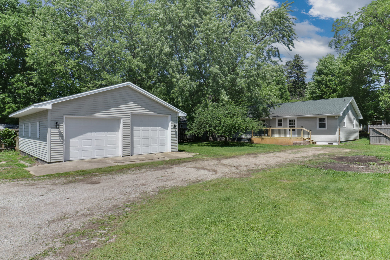 602 W 3rd Street, Delavan, IL 61734