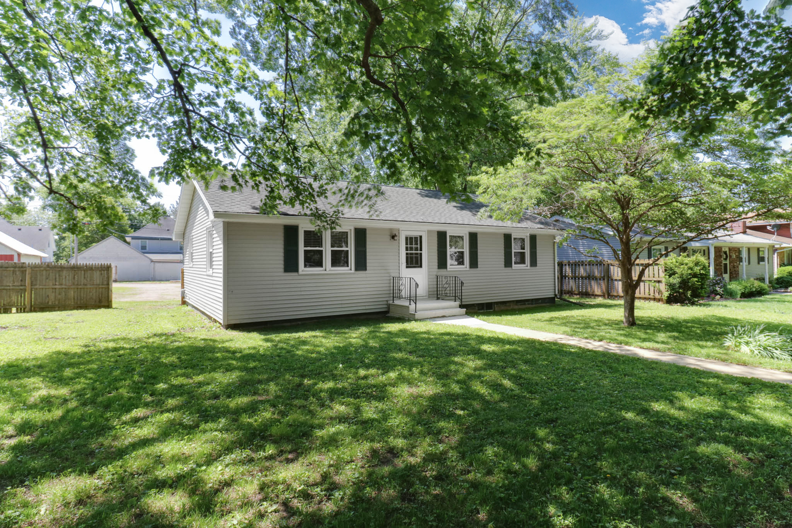 602 W 3rd Street, Delavan, IL 61734