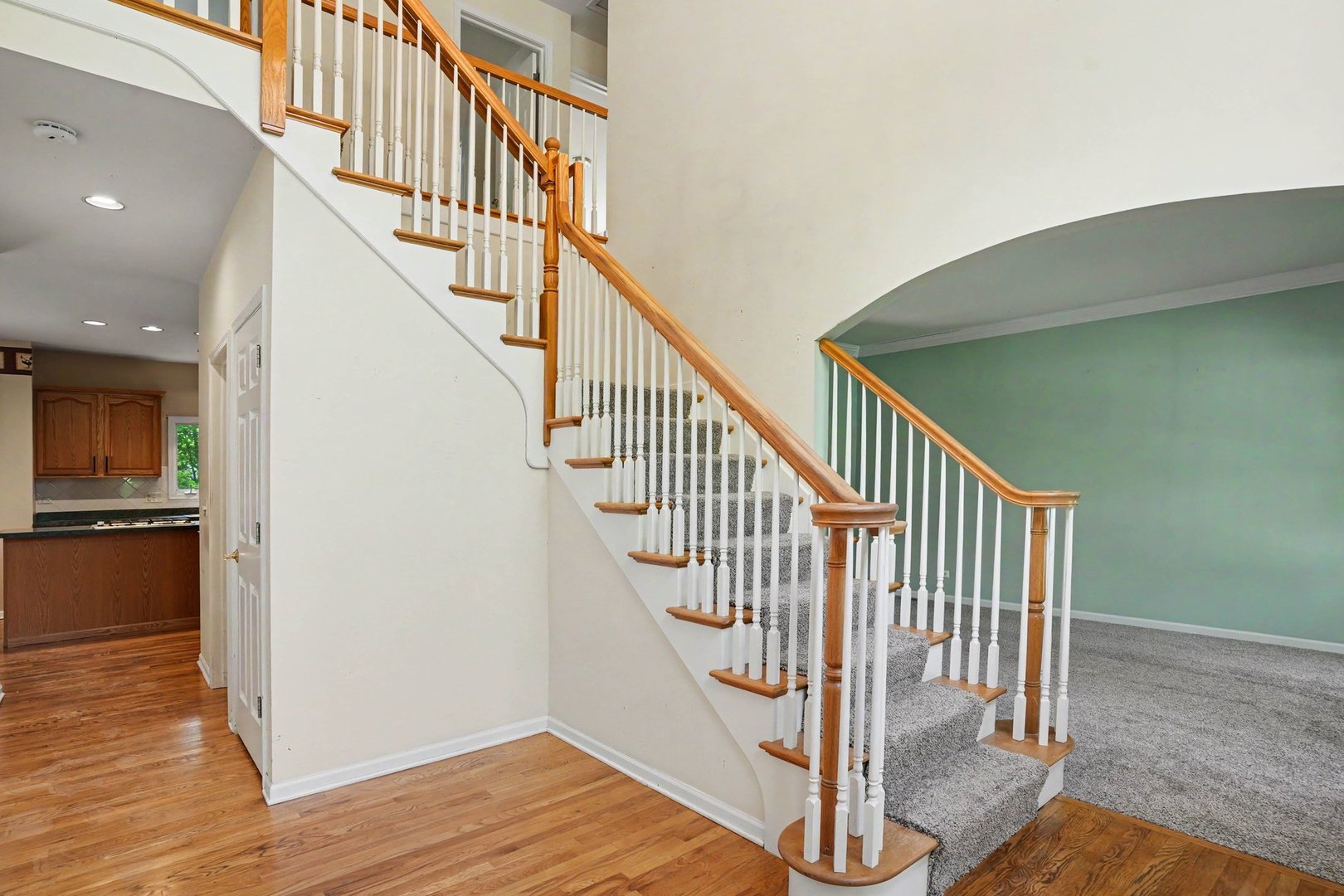 205 Willowwood Drive, Oswego, IL 60543