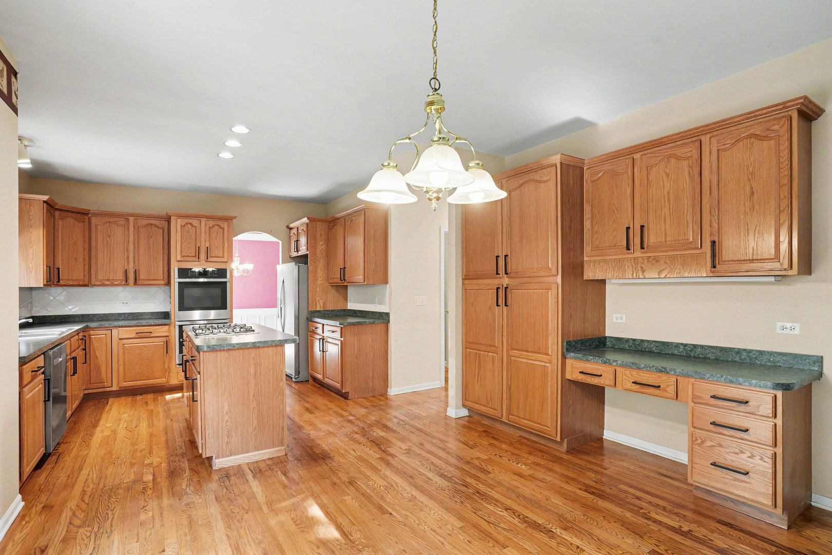 205 Willowwood Drive, Oswego, IL 60543