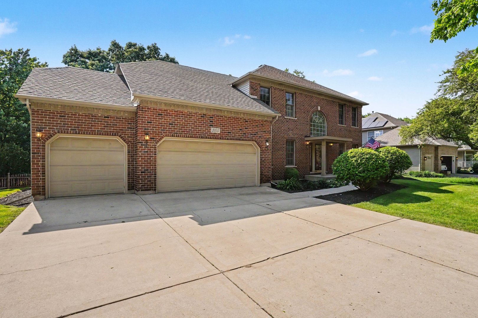 205 Willowwood Drive, Oswego, IL 60543