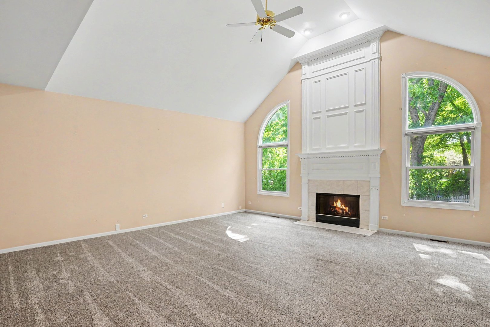 205 Willowwood Drive, Oswego, IL 60543