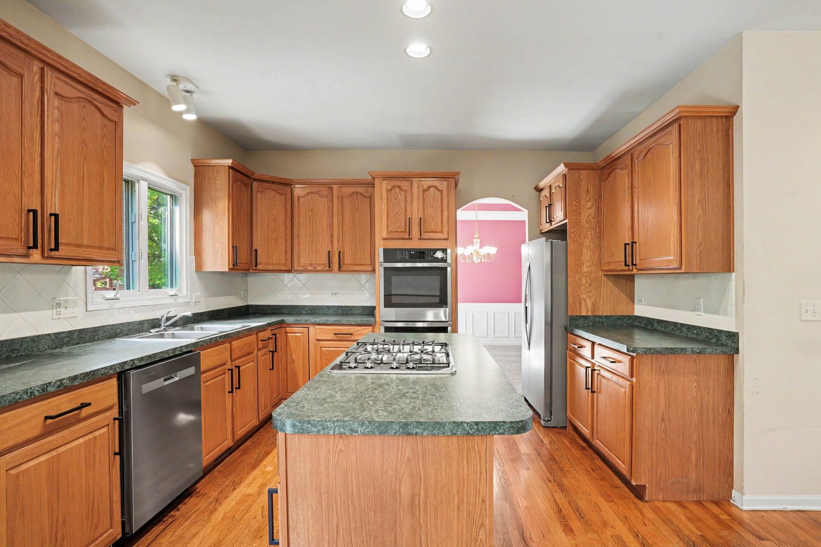 205 Willowwood Drive, Oswego, IL 60543