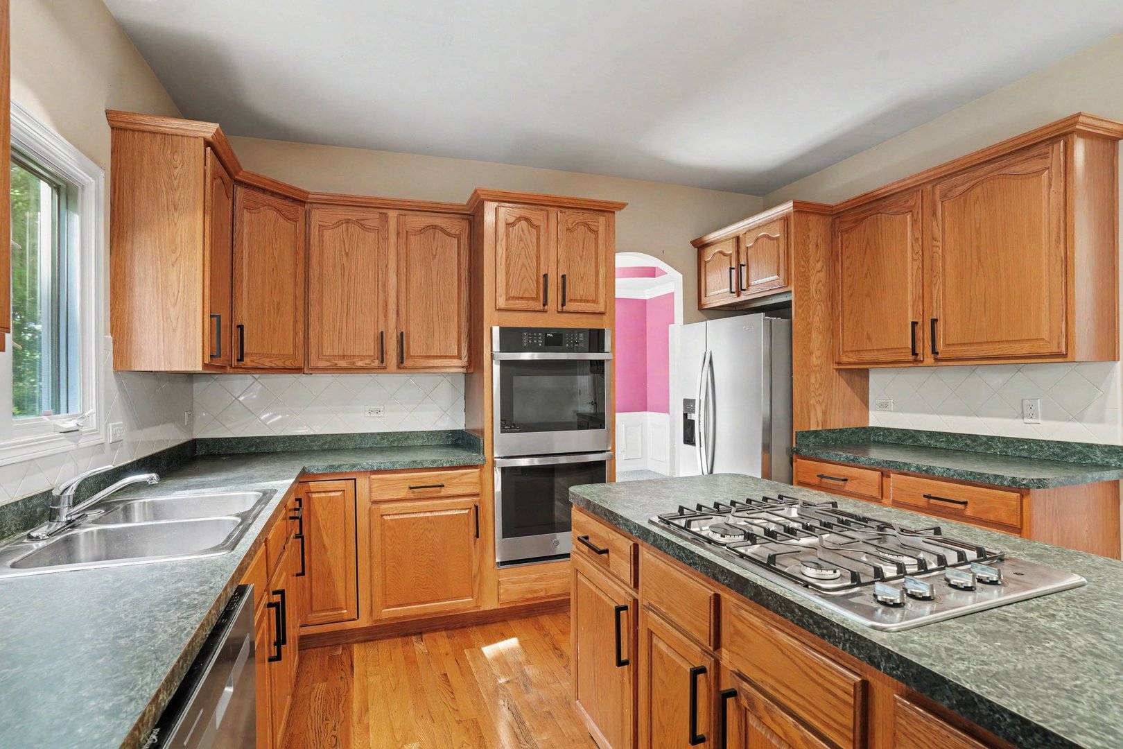 205 Willowwood Drive, Oswego, IL 60543