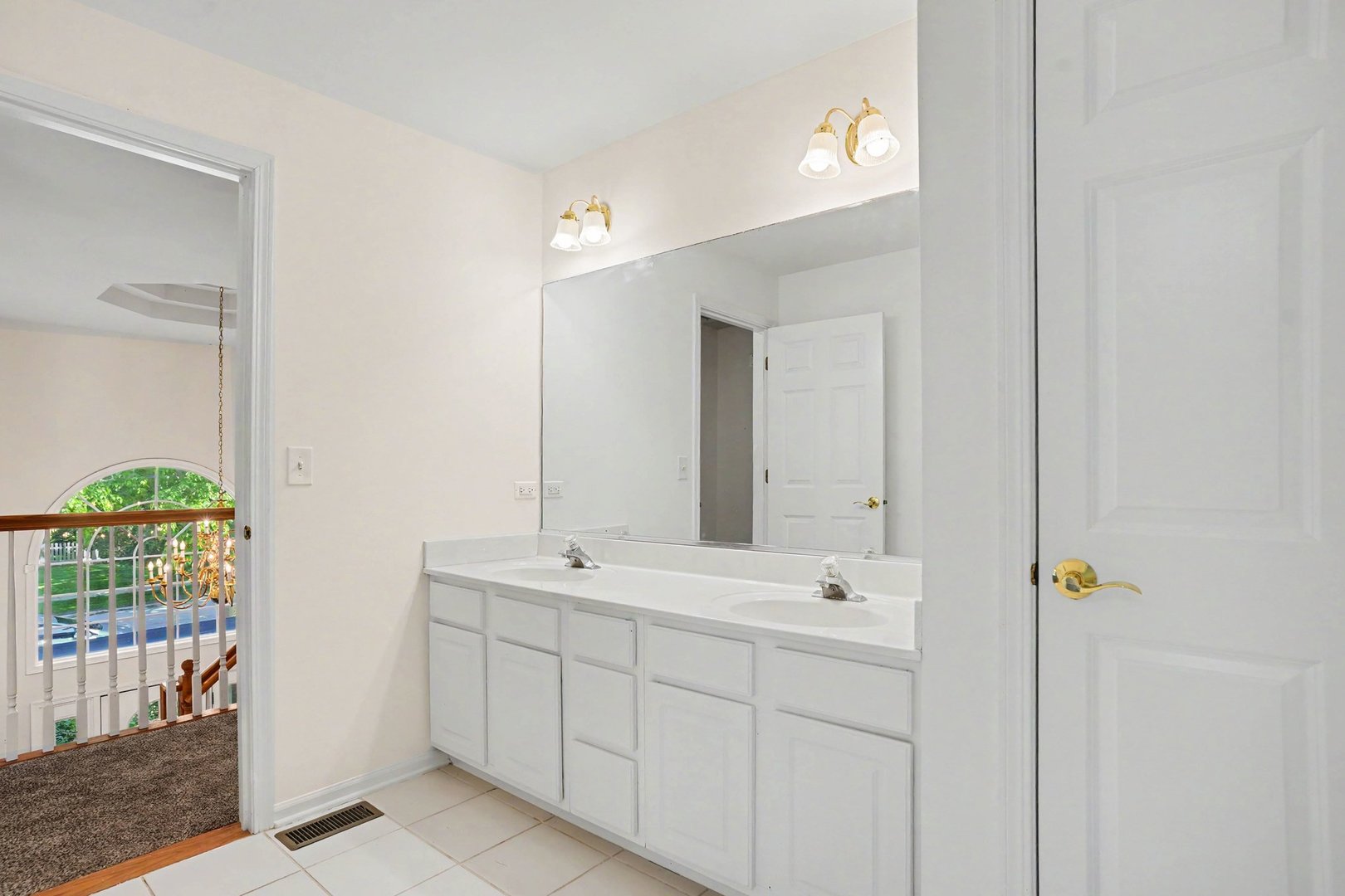 205 Willowwood Drive, Oswego, IL 60543