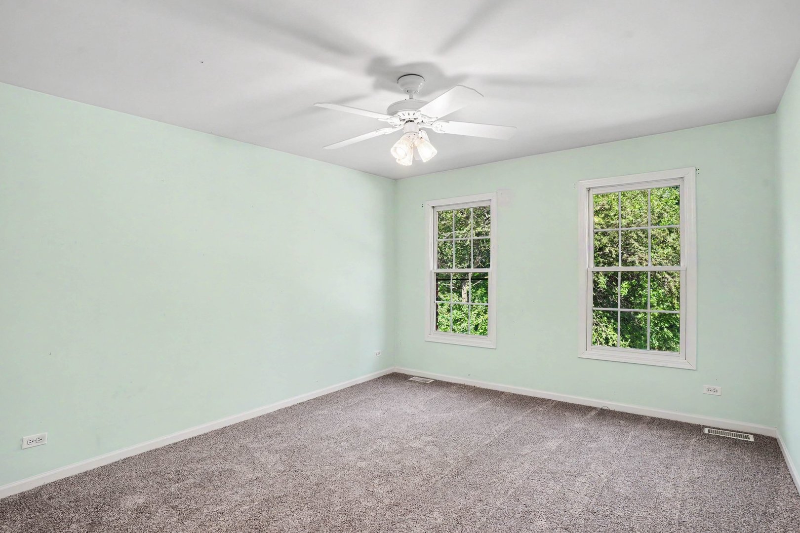 205 Willowwood Drive, Oswego, IL 60543