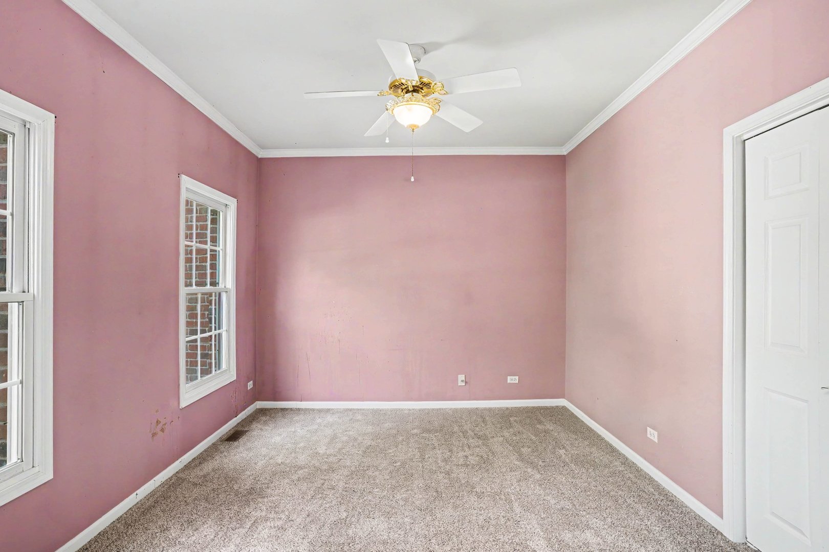 205 Willowwood Drive, Oswego, IL 60543