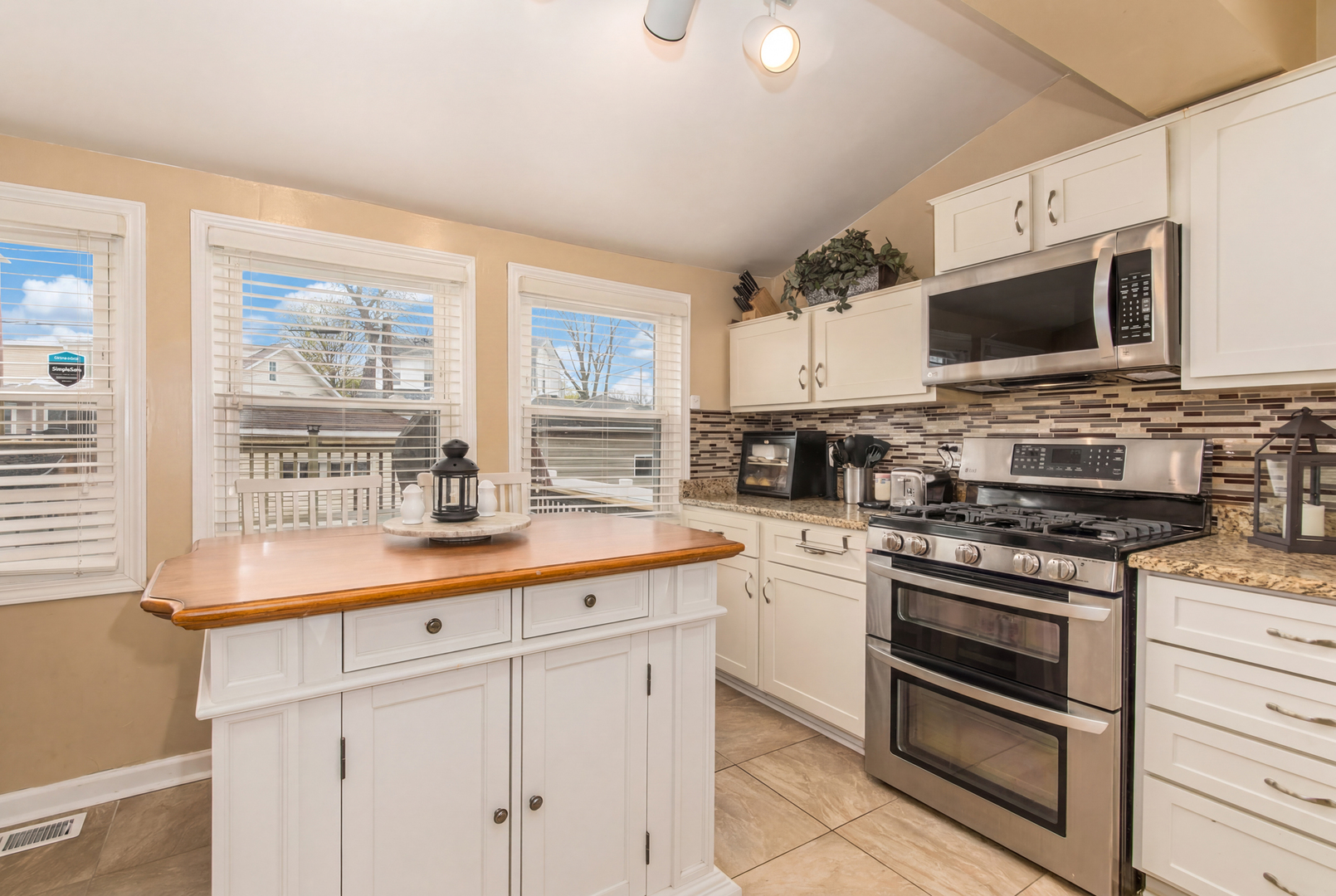 6461 W Raven Street, Chicago, IL 60631