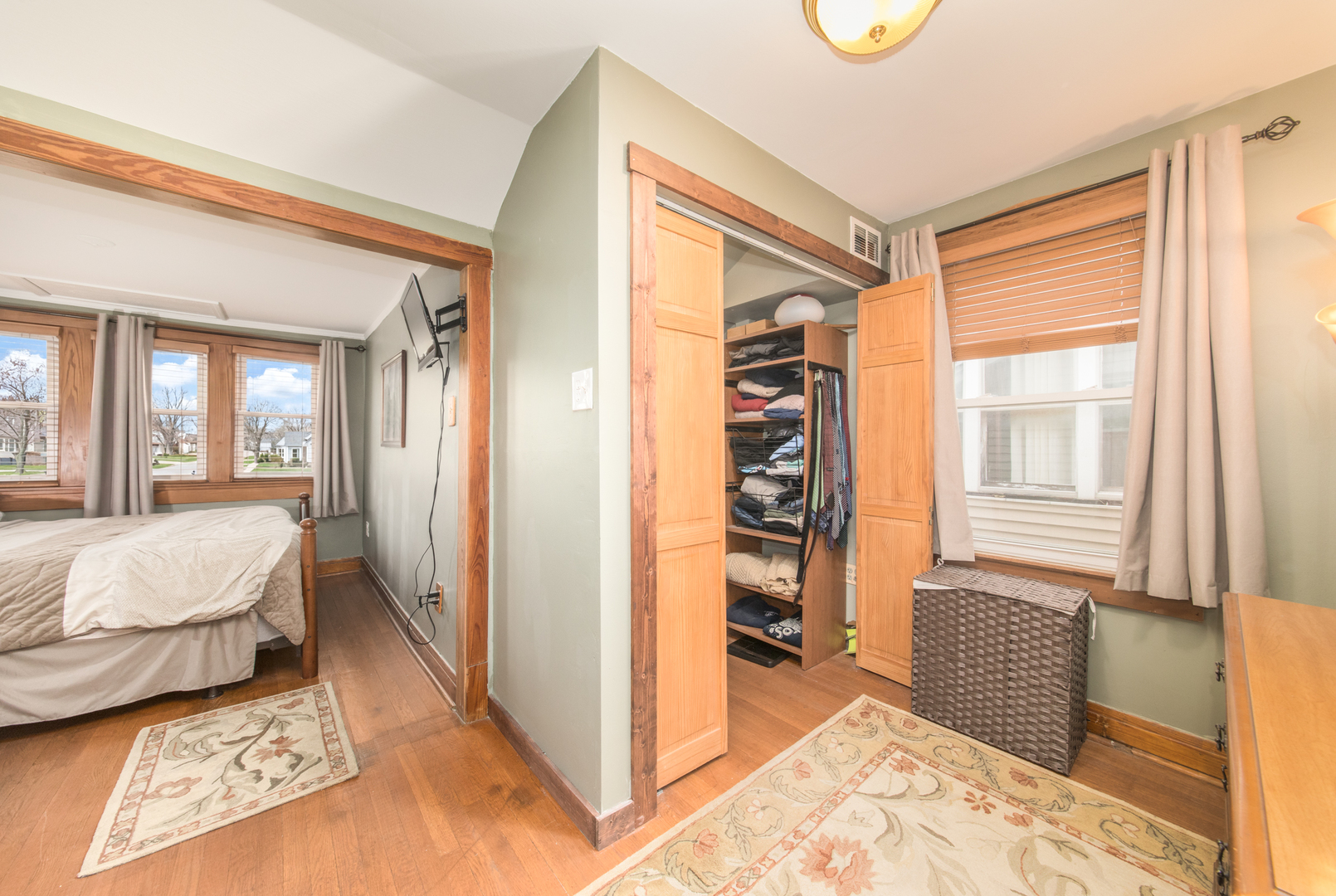 6461 W Raven Street, Chicago, IL 60631