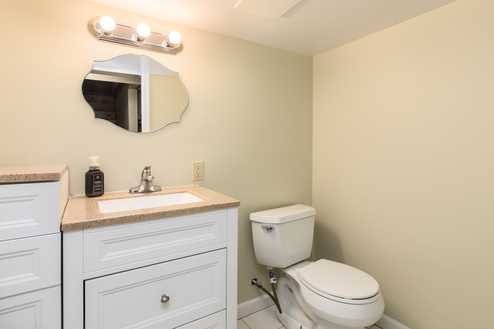 6461 W Raven Street, Chicago, IL 60631