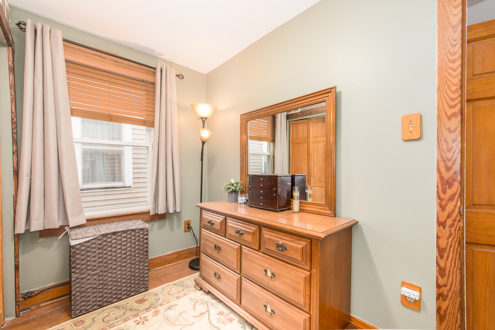 6461 W Raven Street, Chicago, IL 60631