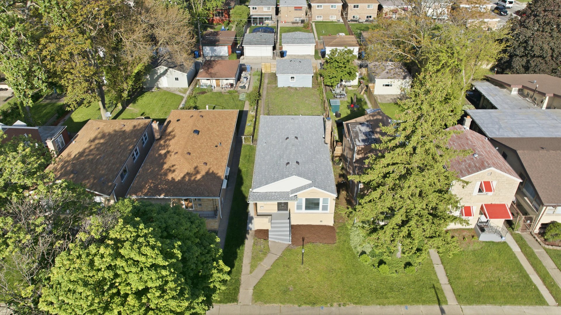 8243 S Wabash Avenue, Chicago, IL 60619