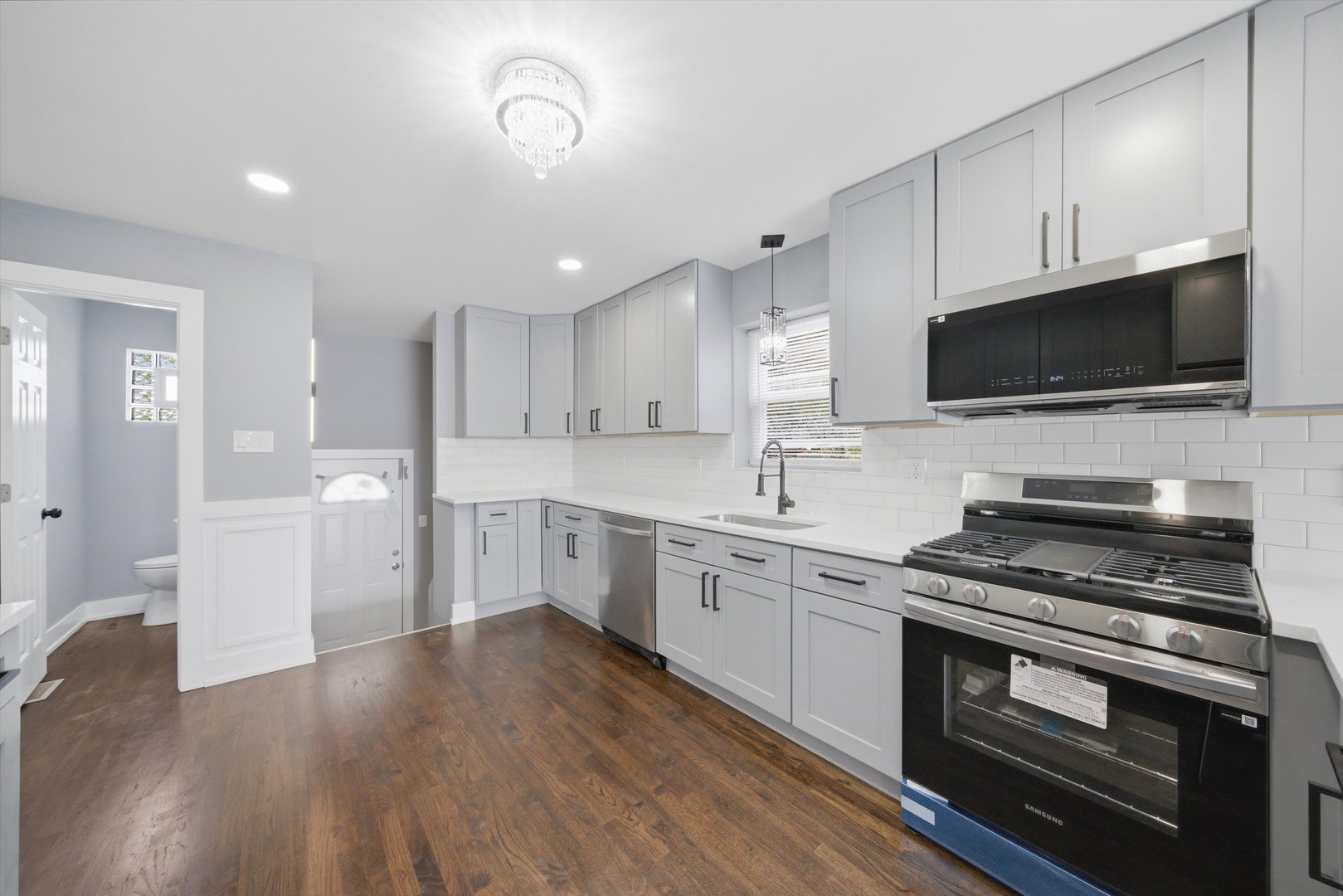 8243 S Wabash Avenue, Chicago, IL 60619