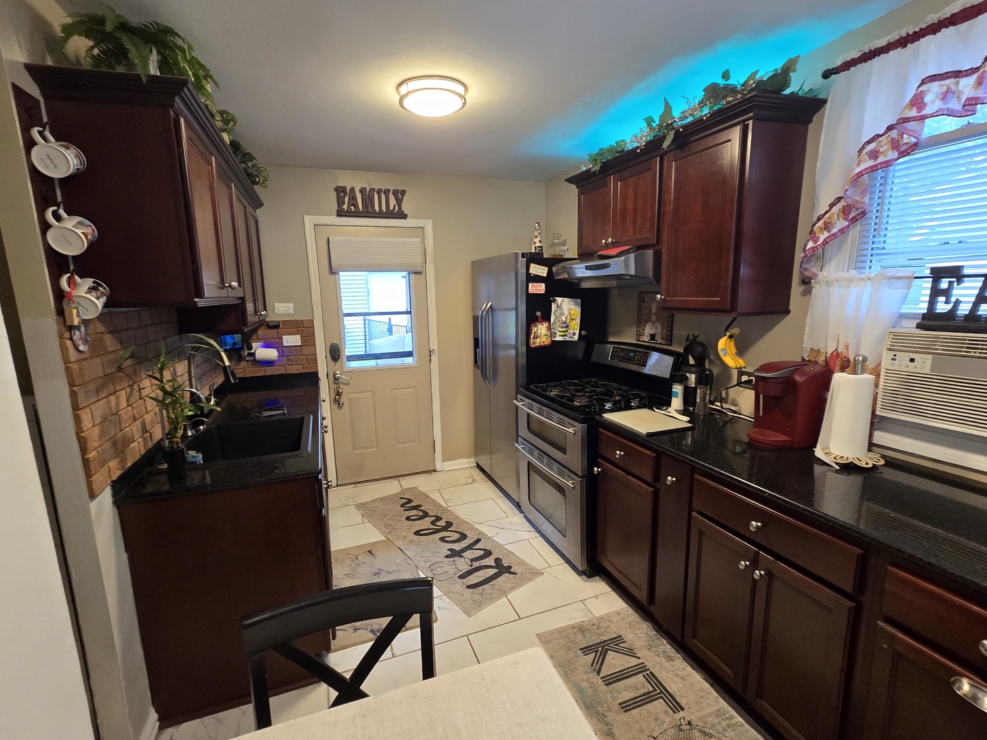 14932 Kedvale Avenue, Midlothian, IL 60445