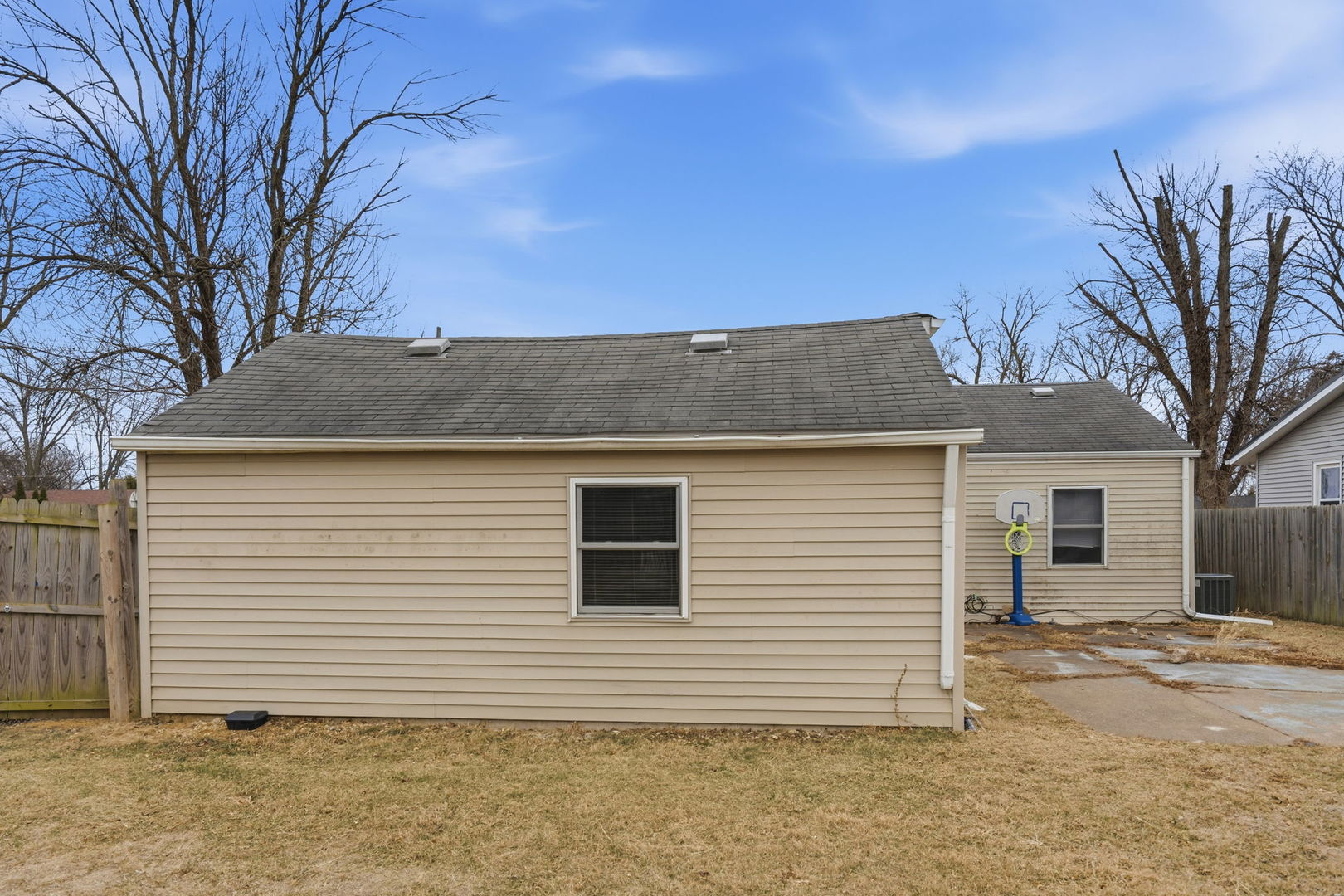 3202 W 67th Street, Davenport, IA 52806