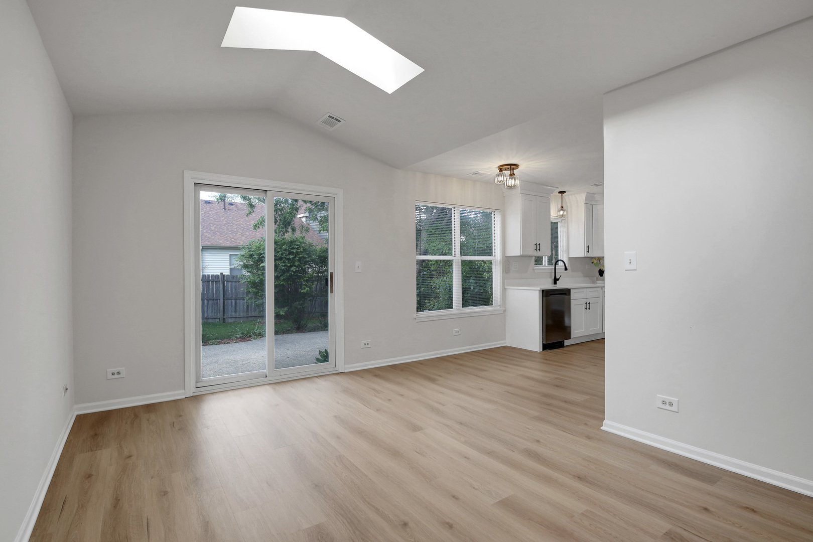 1161 REGENT Drive #0, Mundelein, IL 60060