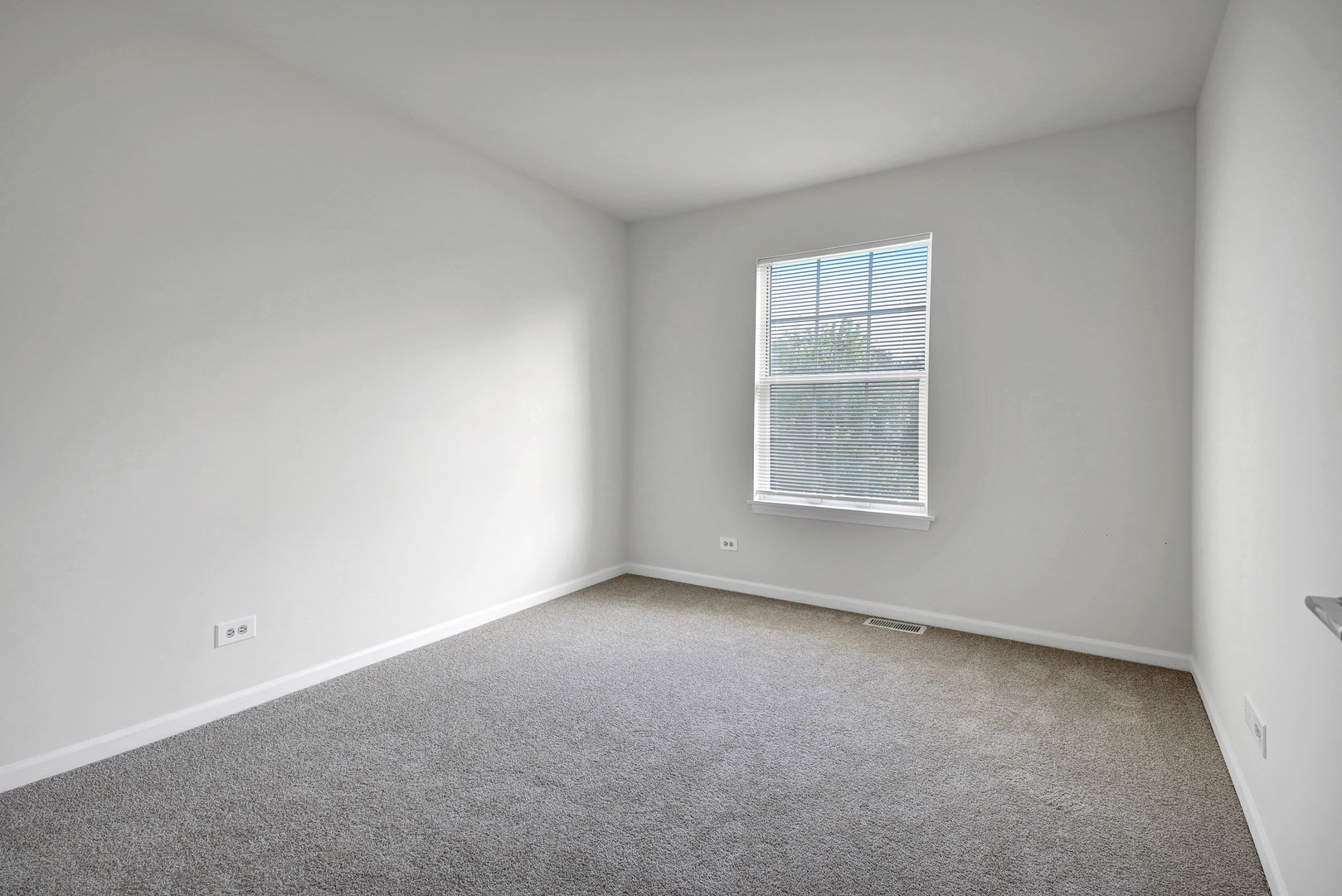 1161 REGENT Drive #0, Mundelein, IL 60060
