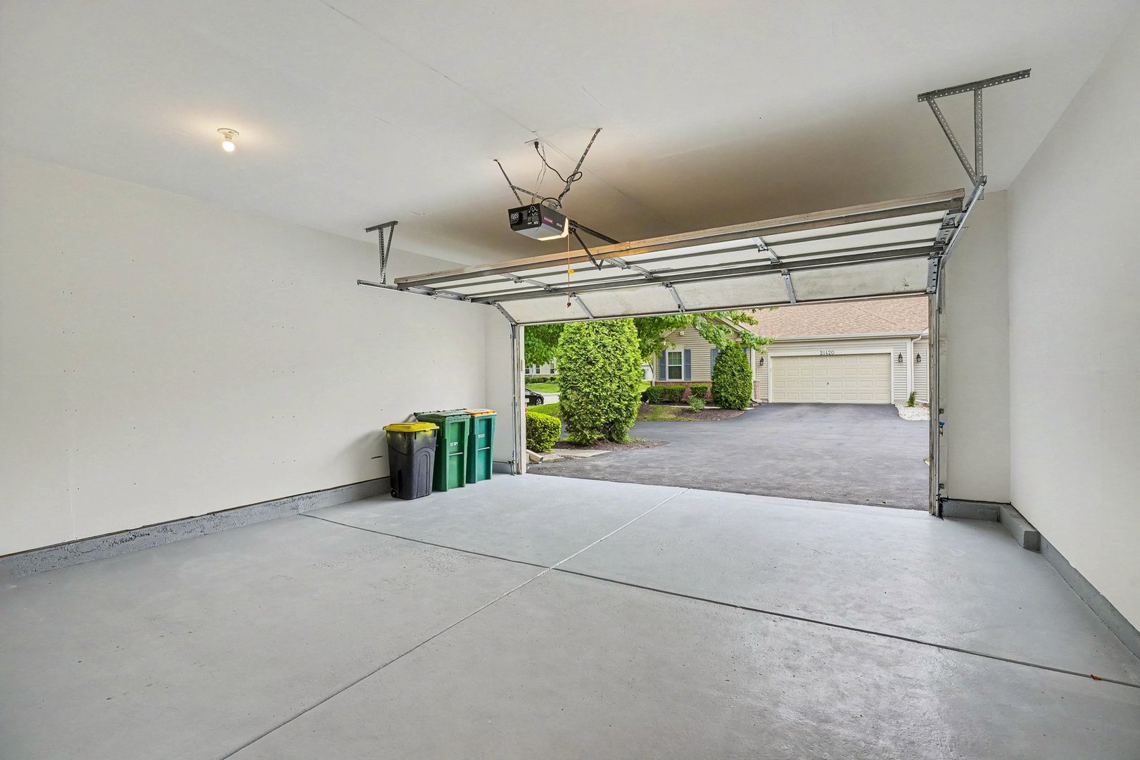 21400 W Juniper Lane, Plainfield, IL 60544