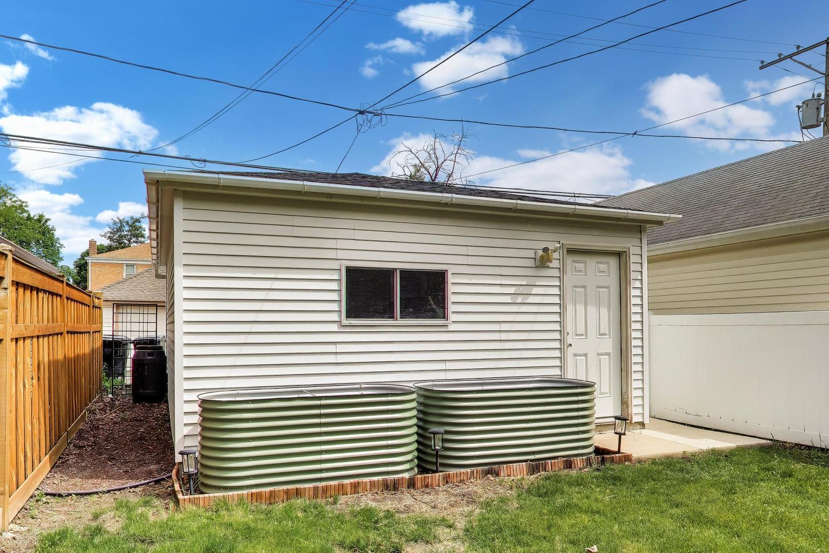 7530 W Devon Avenue, Chicago, IL 60631
