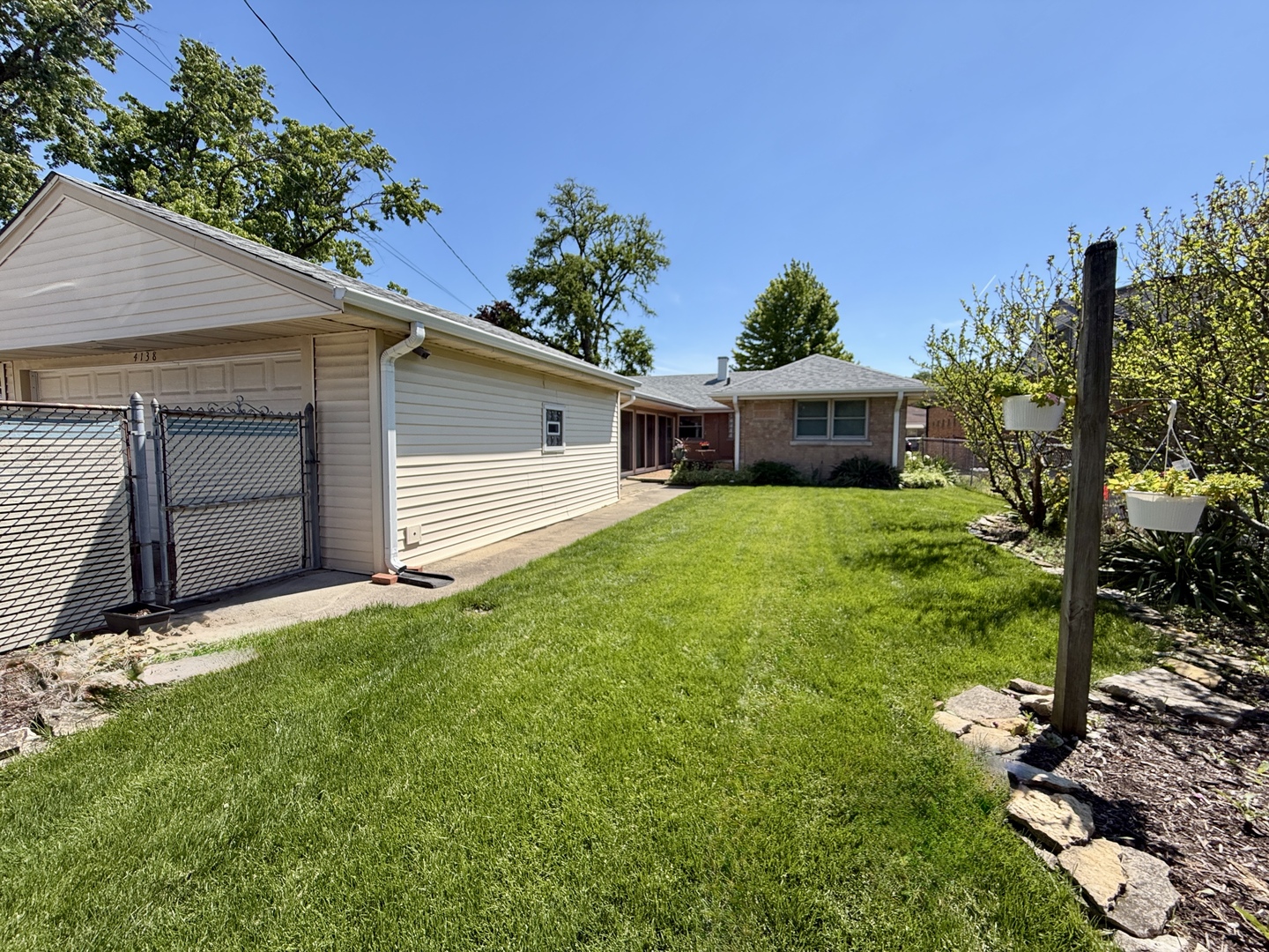 4138 Custer Avenue, Brookfield, IL 60513