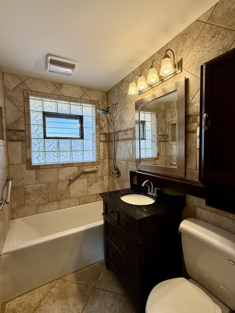 4138 Custer Avenue, Brookfield, IL 60513
