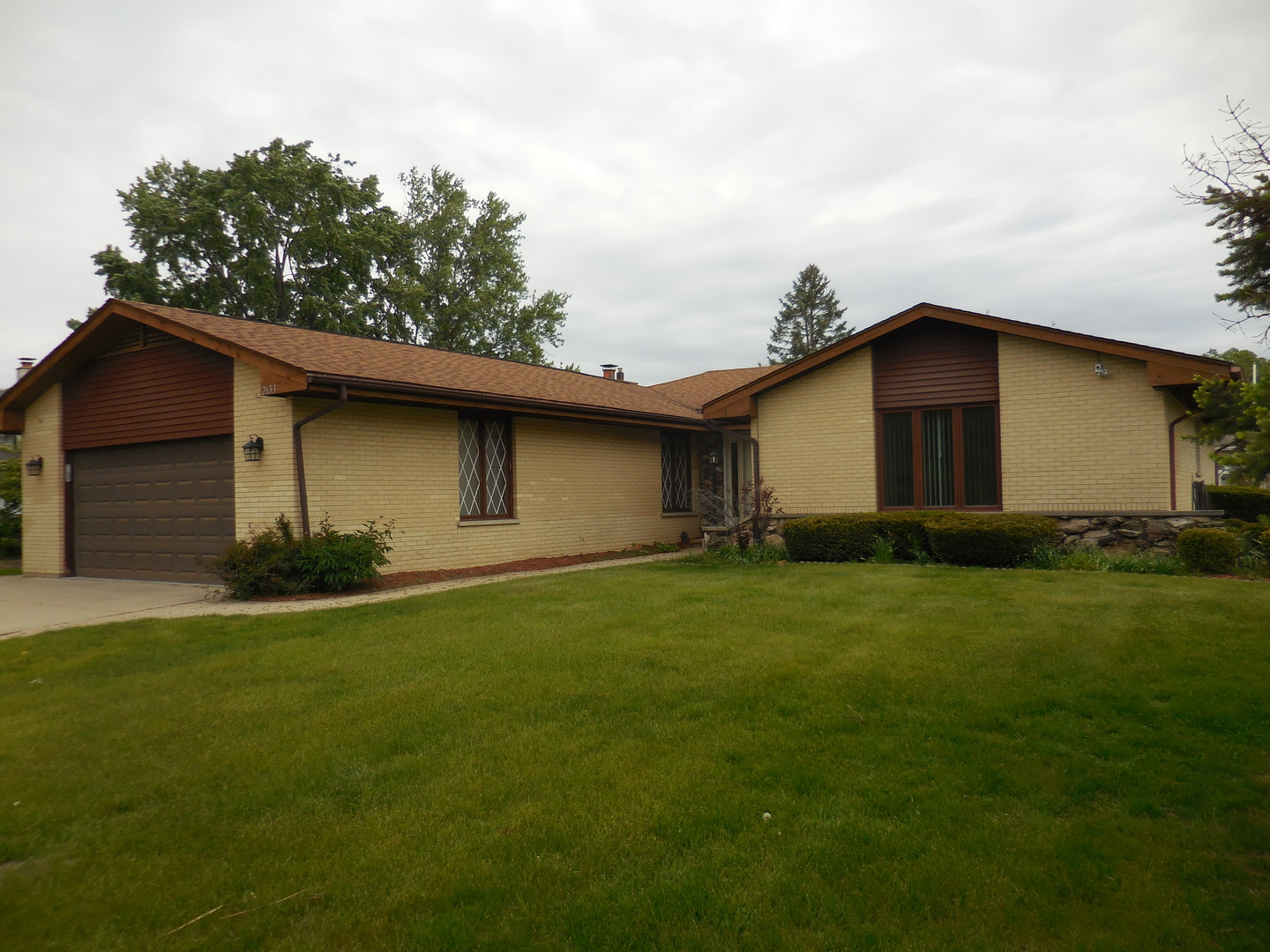 2653 N Bradford Drive, Arlington Heights, IL 60004