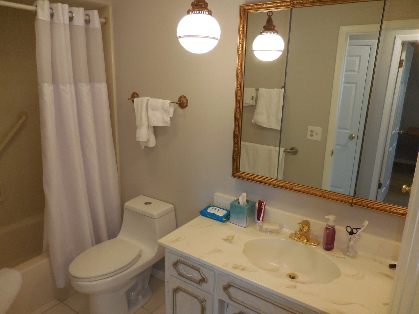 2653 N Bradford Drive, Arlington Heights, IL 60004
