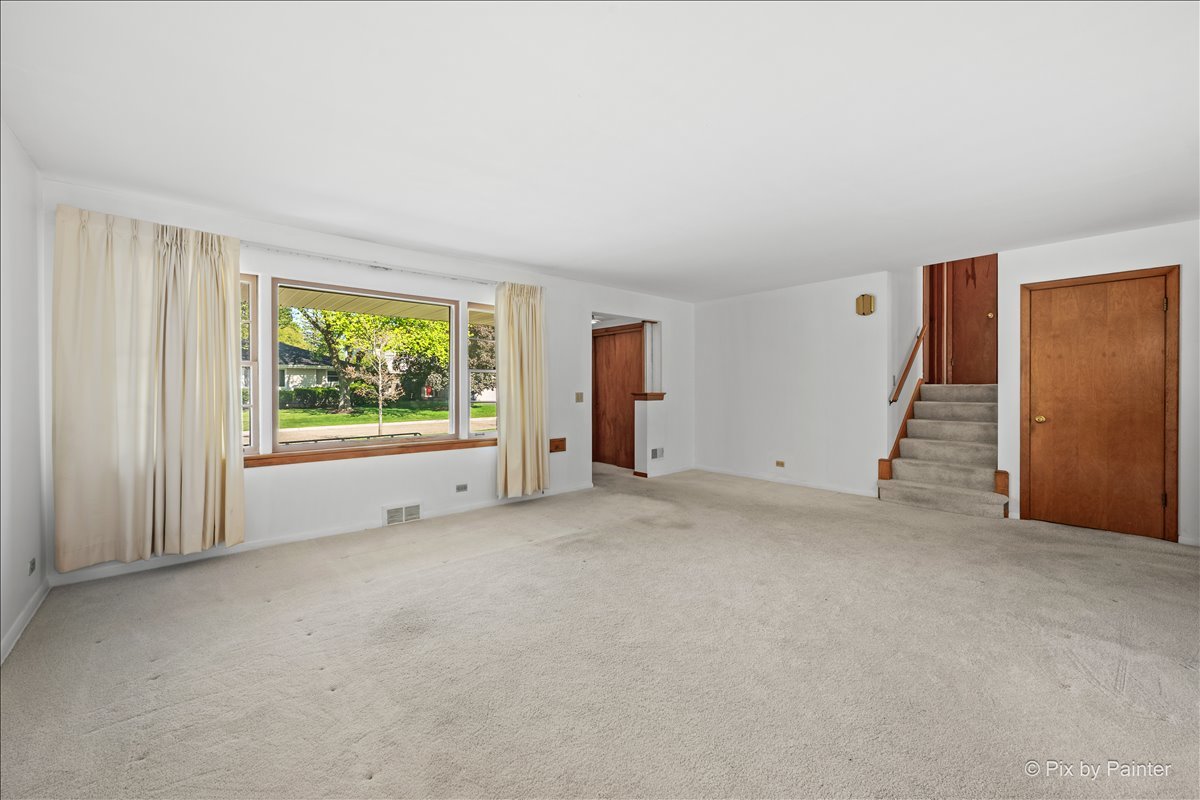630 S Grant Avenue, Villa Park, IL 60181