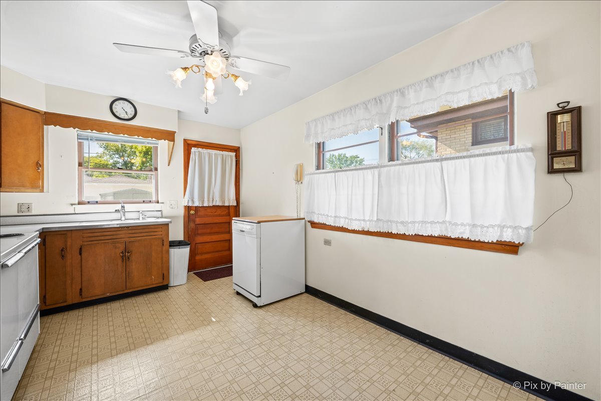 630 S Grant Avenue, Villa Park, IL 60181