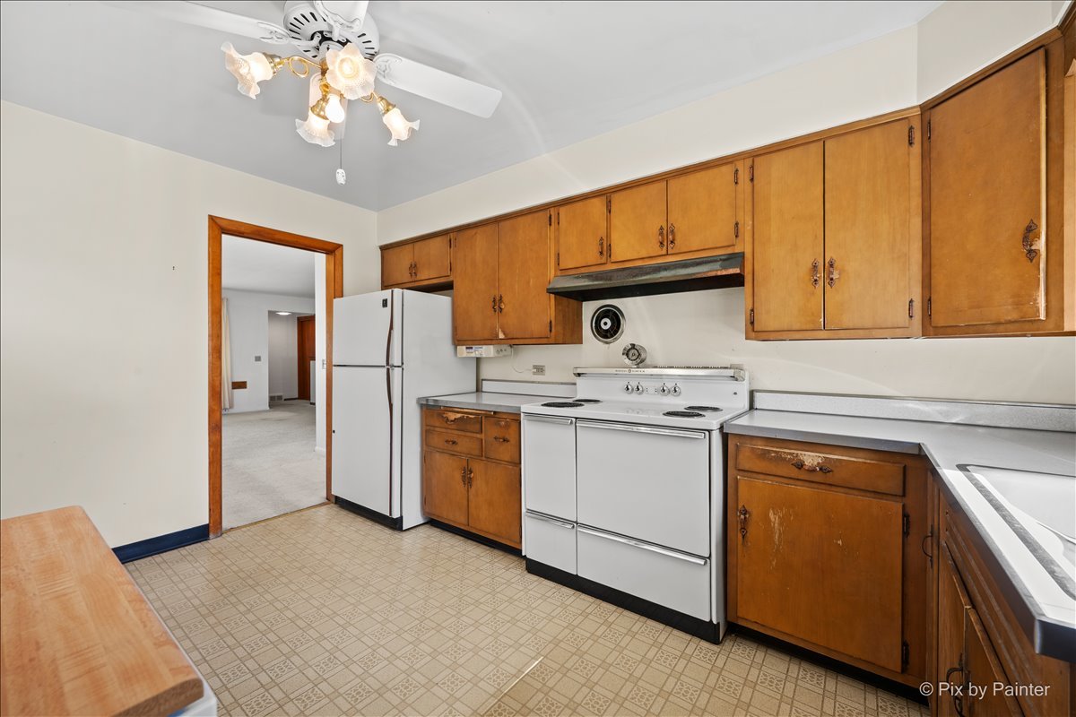 630 S Grant Avenue, Villa Park, IL 60181