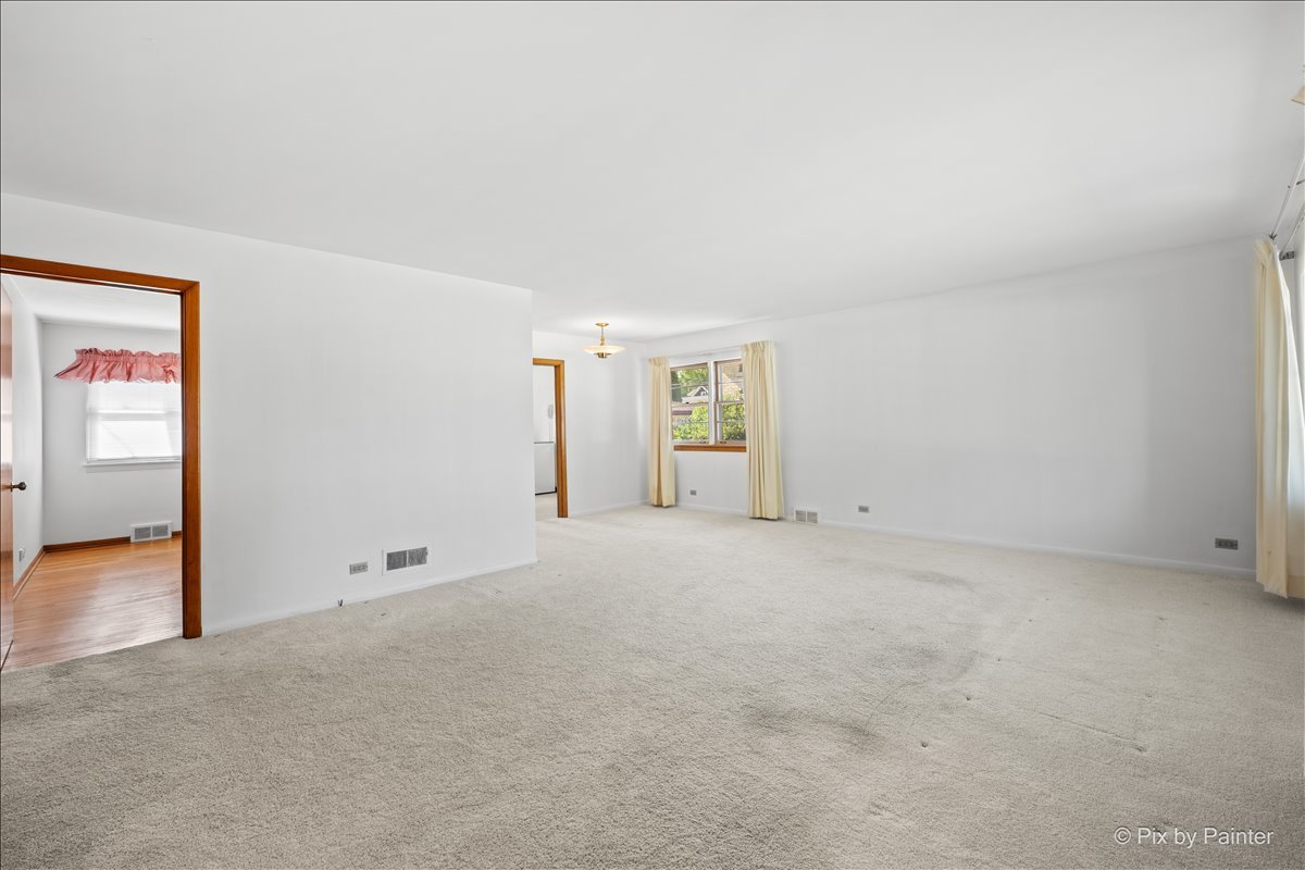 630 S Grant Avenue, Villa Park, IL 60181