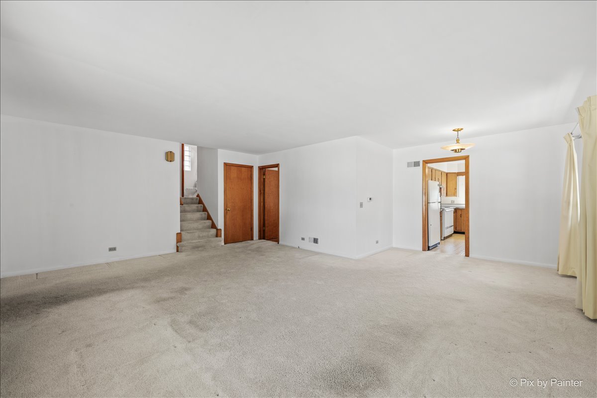 630 S Grant Avenue, Villa Park, IL 60181
