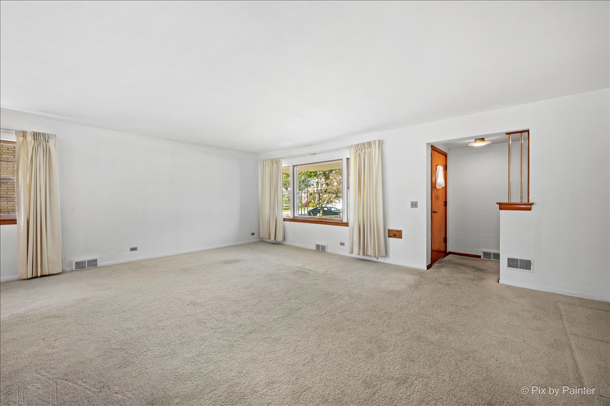 630 S Grant Avenue, Villa Park, IL 60181