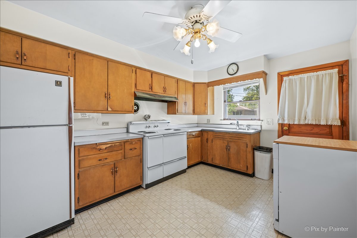 630 S Grant Avenue, Villa Park, IL 60181