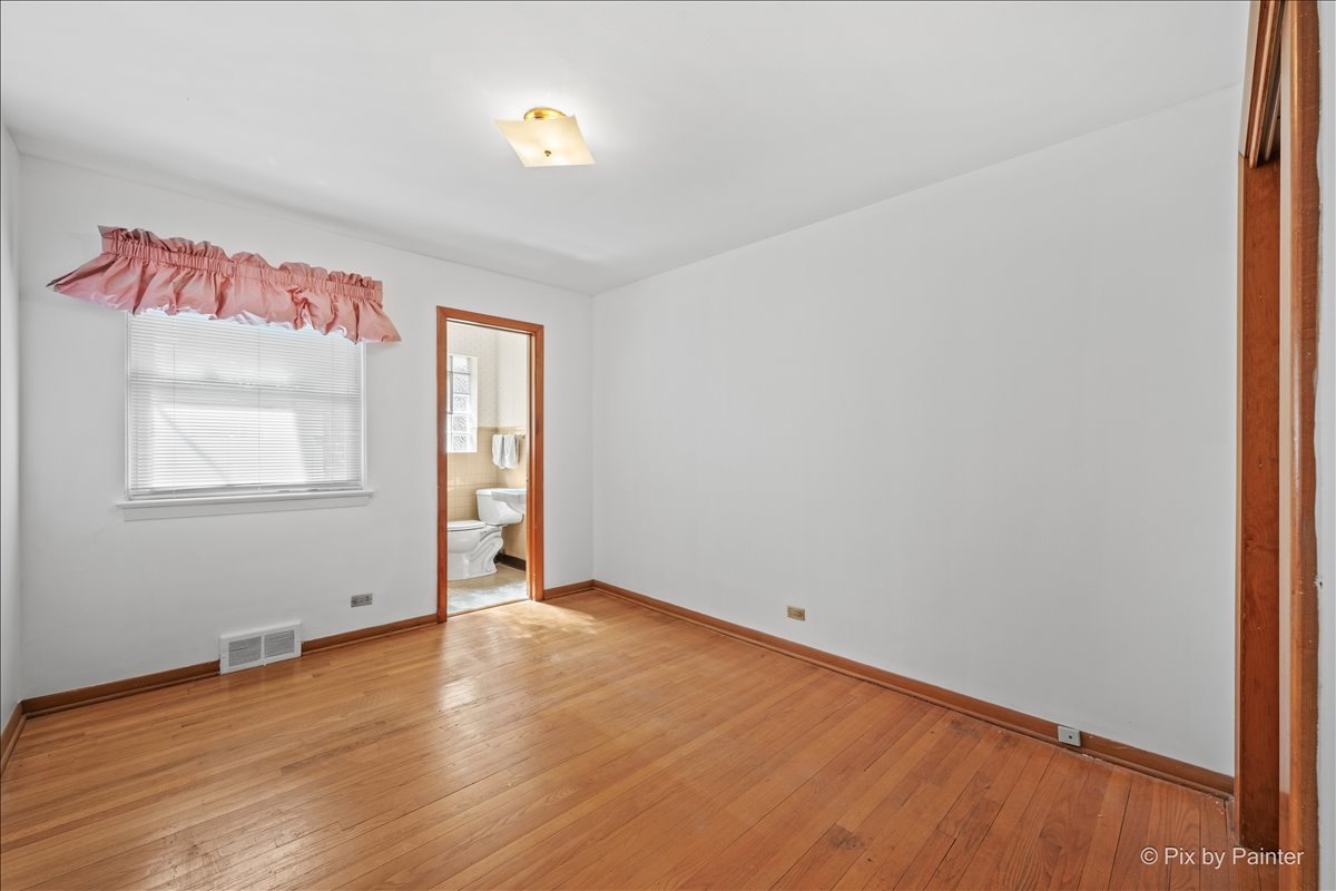 630 S Grant Avenue, Villa Park, IL 60181