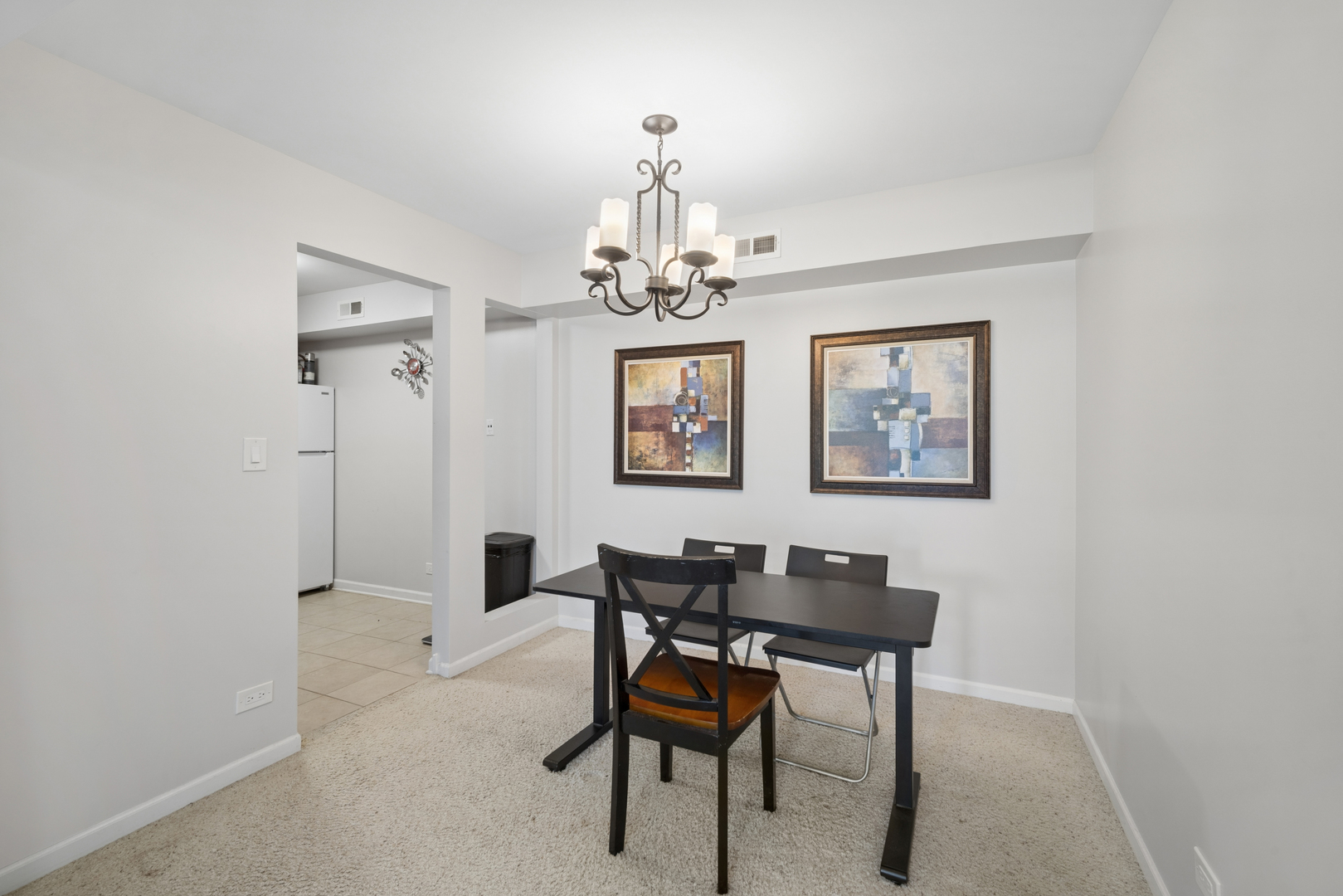 5200 Carriageway Drive #214, Rolling Meadows, IL 60008