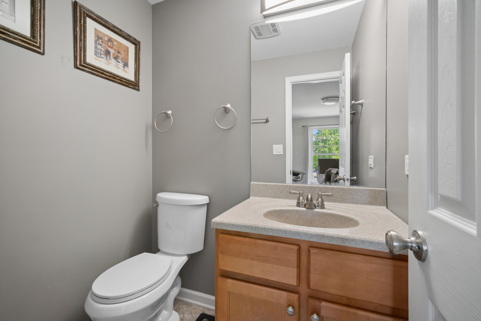 5200 Carriageway Drive #214, Rolling Meadows, IL 60008