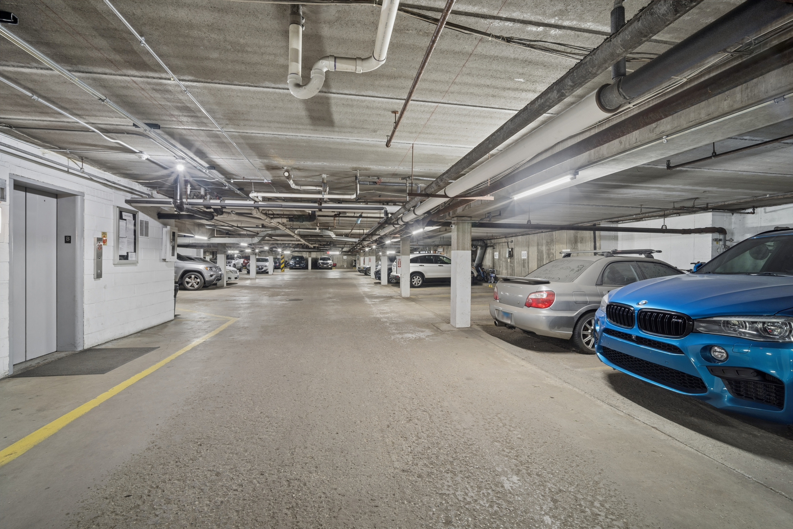 5200 Carriageway Drive #214, Rolling Meadows, IL 60008