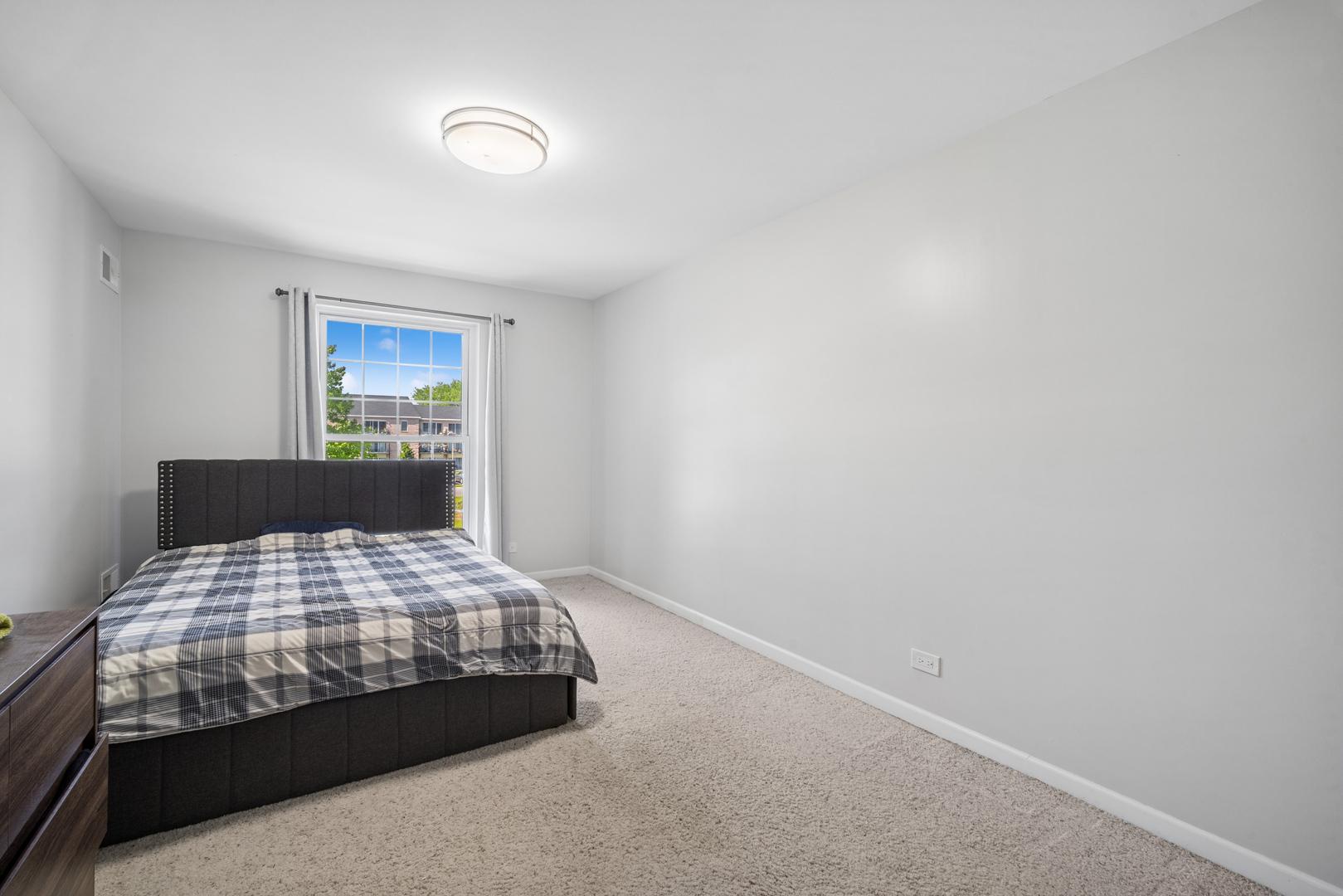 5200 Carriageway Drive #214, Rolling Meadows, IL 60008
