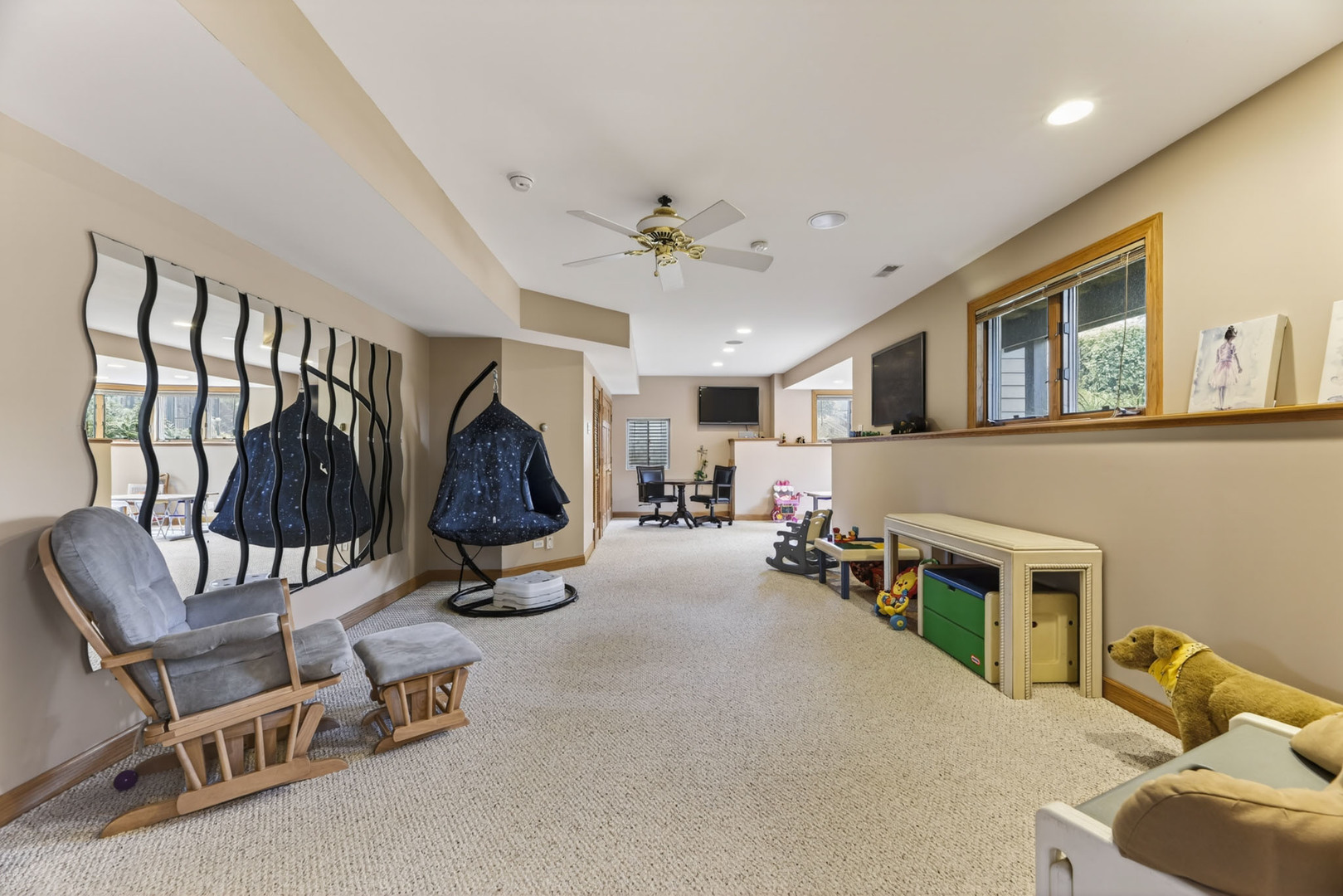 4N918 WEST WOODS Drive, St. Charles, IL 60175