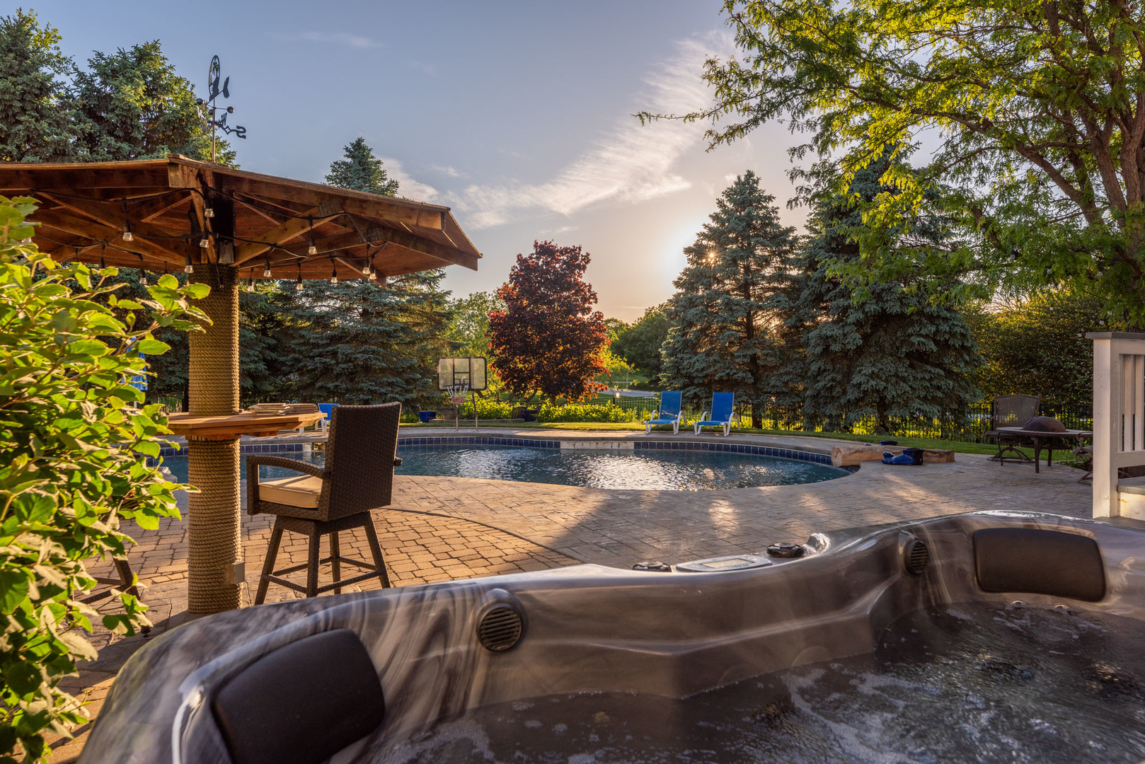 4N918 WEST WOODS Drive, St. Charles, IL 60175