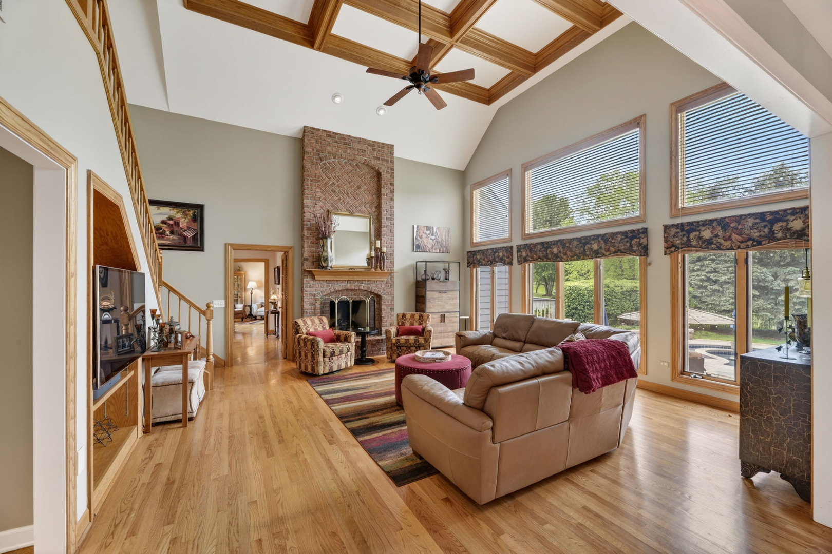 4N918 WEST WOODS Drive, St. Charles, IL 60175
