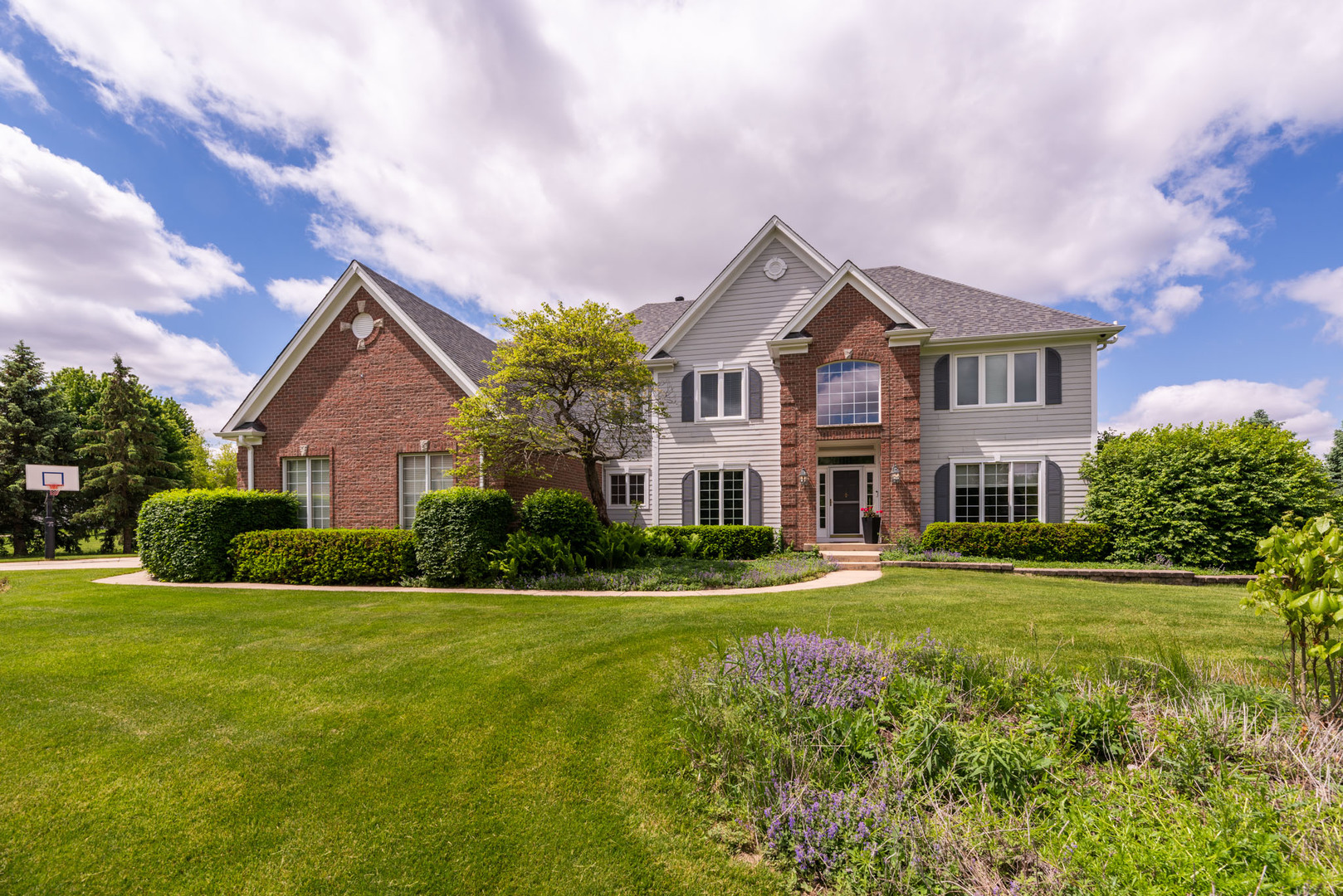 4N918 WEST WOODS Drive, St. Charles, IL 60175