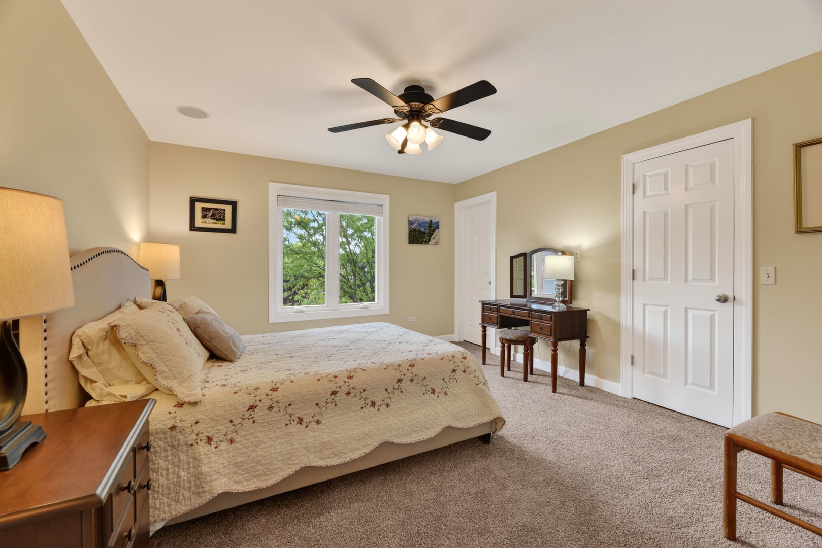 4N918 WEST WOODS Drive, St. Charles, IL 60175