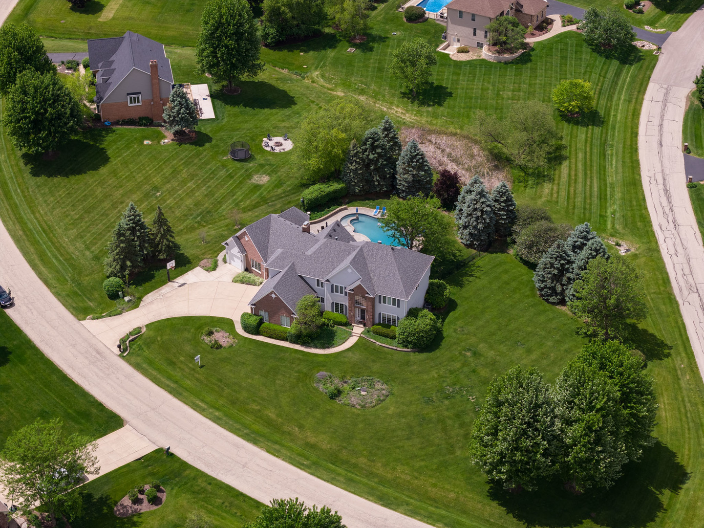 4N918 WEST WOODS Drive, St. Charles, IL 60175
